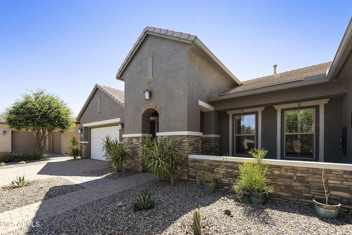Property Photo: 10049 E Topaz Avenue AZ 85212