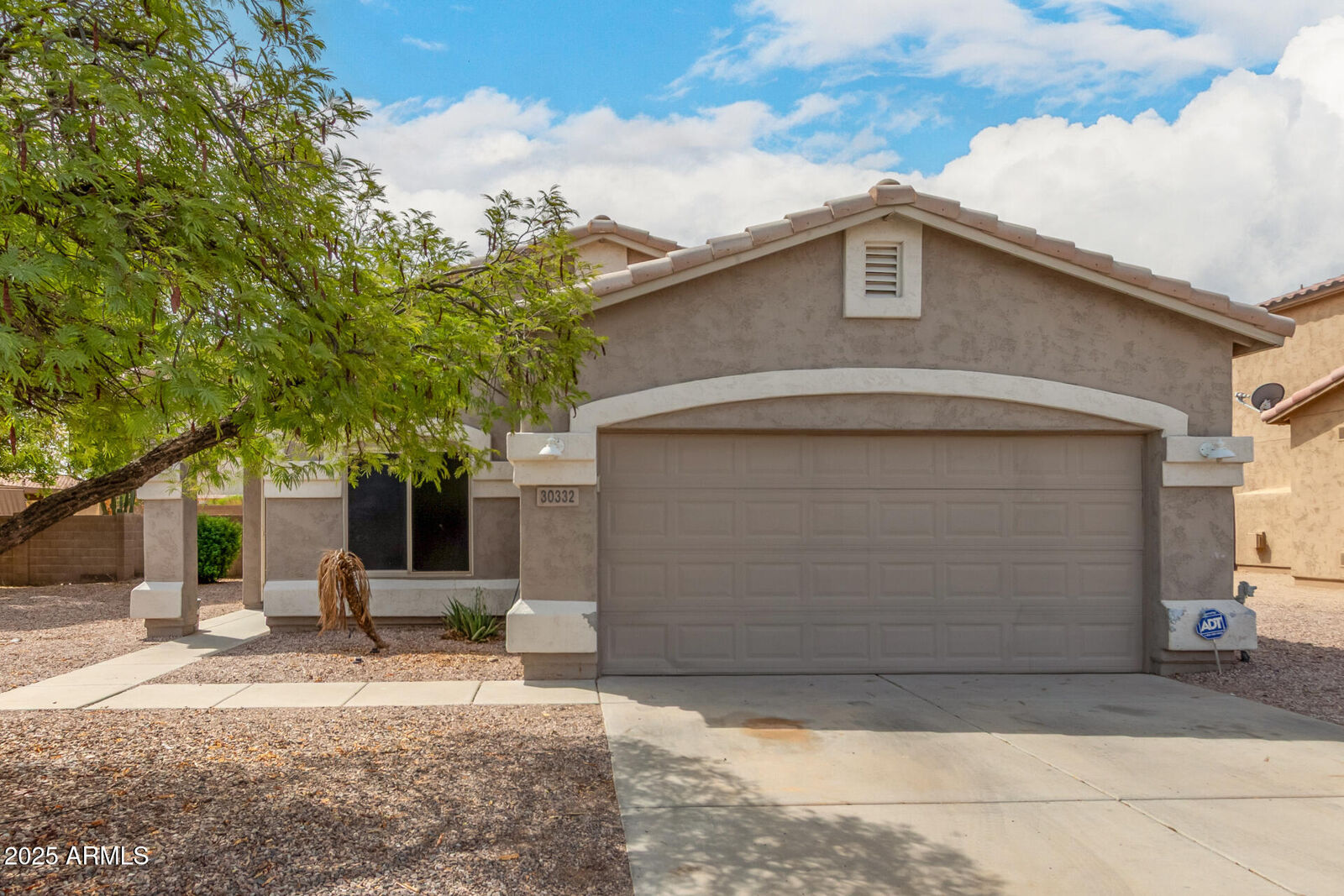 Property Photo: 30332 N Desert Willow Boulevard AZ 85143