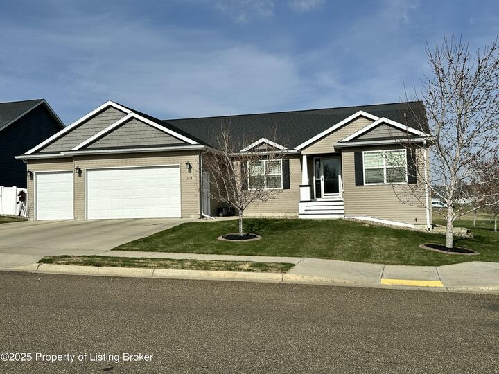 Property Photo:  2418 Prairie Oak Drive  ND 58601 