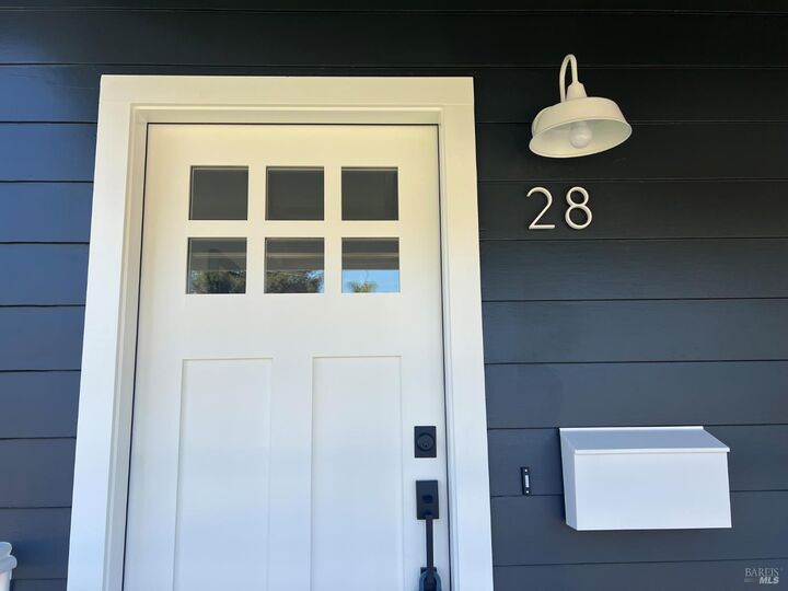 Property Photo:  28 Hillview Avenue  CA 94901 
