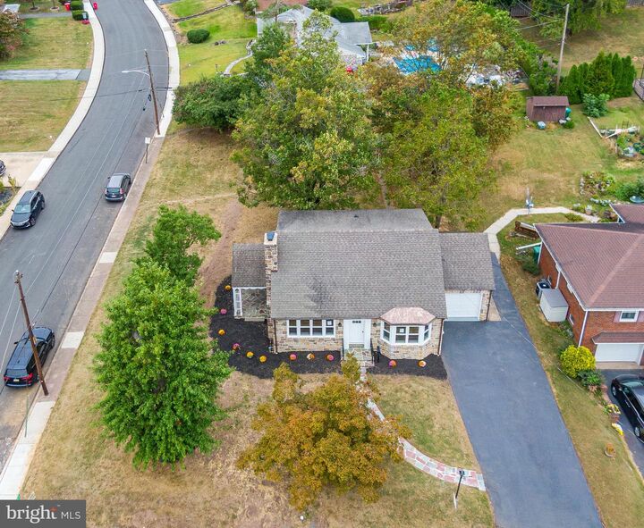 Property Photo:  303 Grosstown Road  PA 19464 