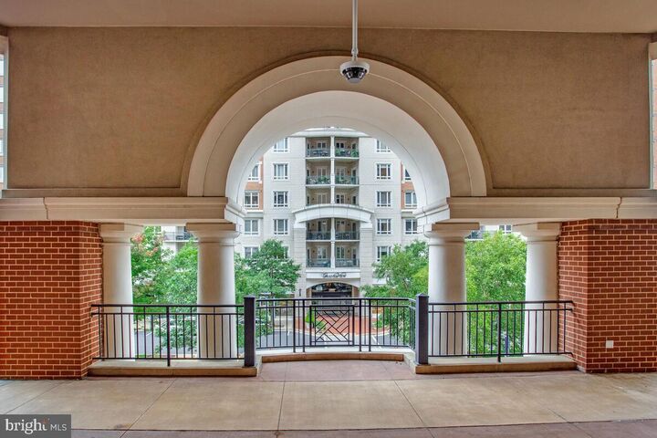 Property Photo:  1915 Towne Centre Boulevard 1001  MD 21401 