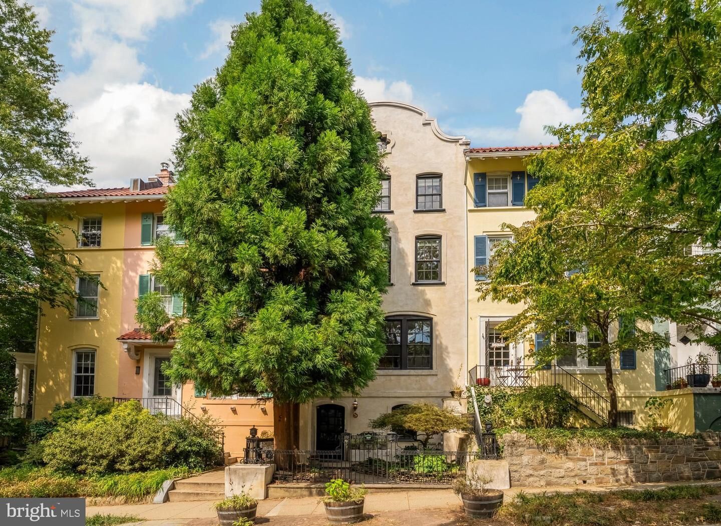 Property Photo:  1819 Kenyon Street NW  DC 20010 