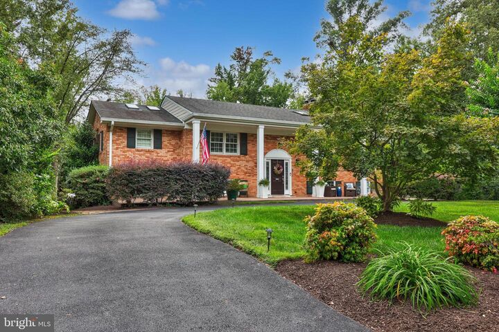 Property Photo:  4505 Dolphin Lane  VA 22309 