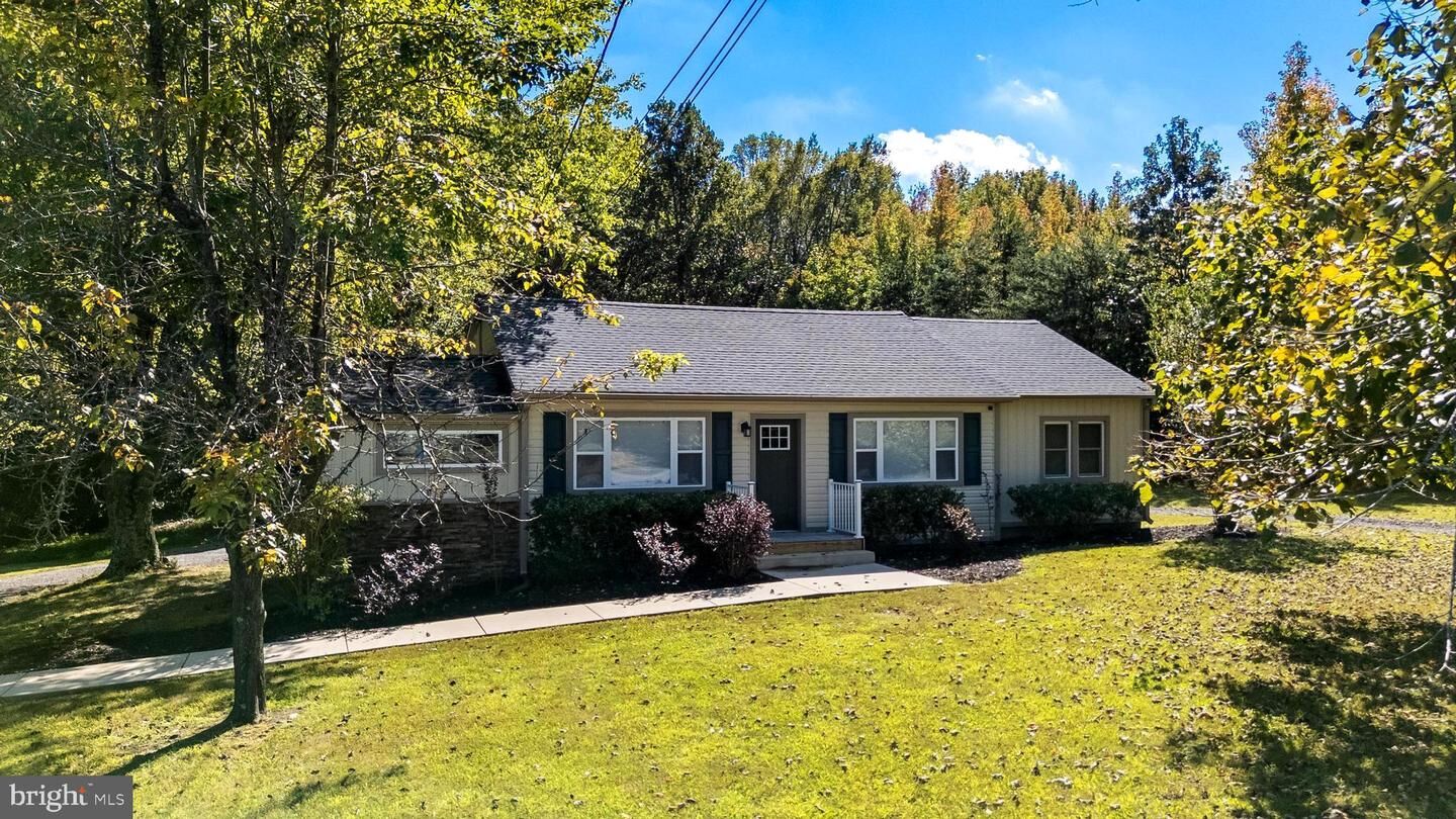 Property Photo: 7655 Hawthorne Road MD 20646