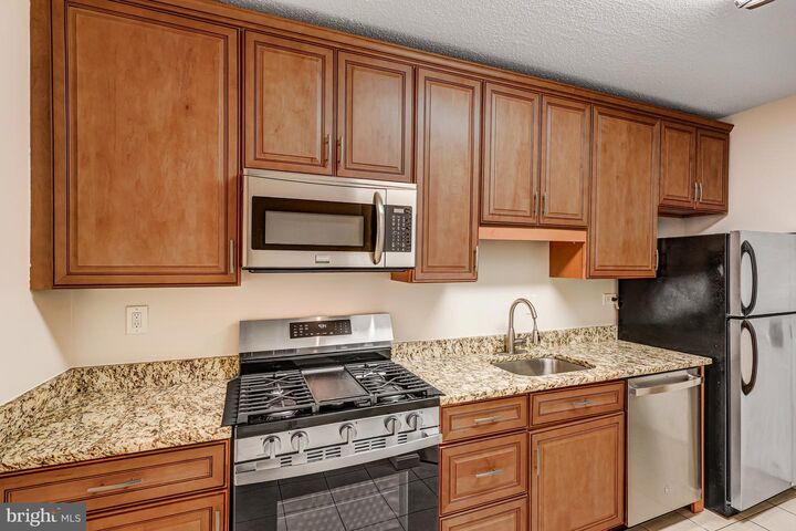 4141 Henderson Road 303  Arlington VA 22203 photo