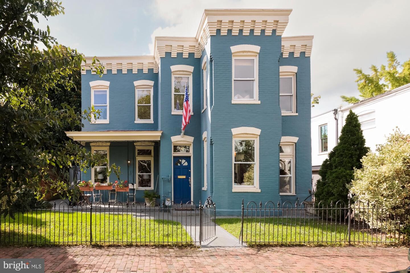 Property Photo:  911 Independence Avenue SE  DC 20003 