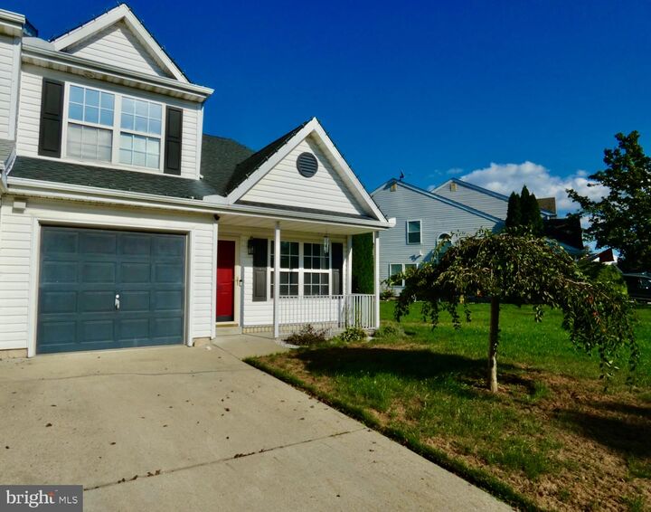 Property Photo:  335 Marldale Drive  DE 19709 