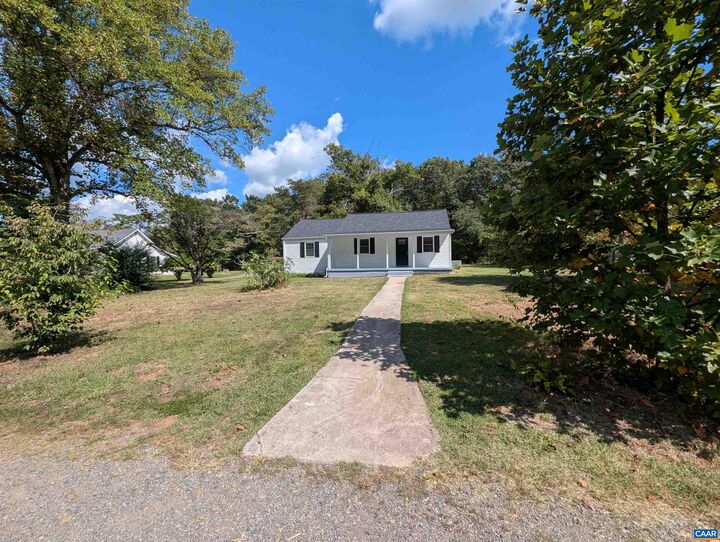 Property Photo: 2511 Spotswood Trl VA 22923