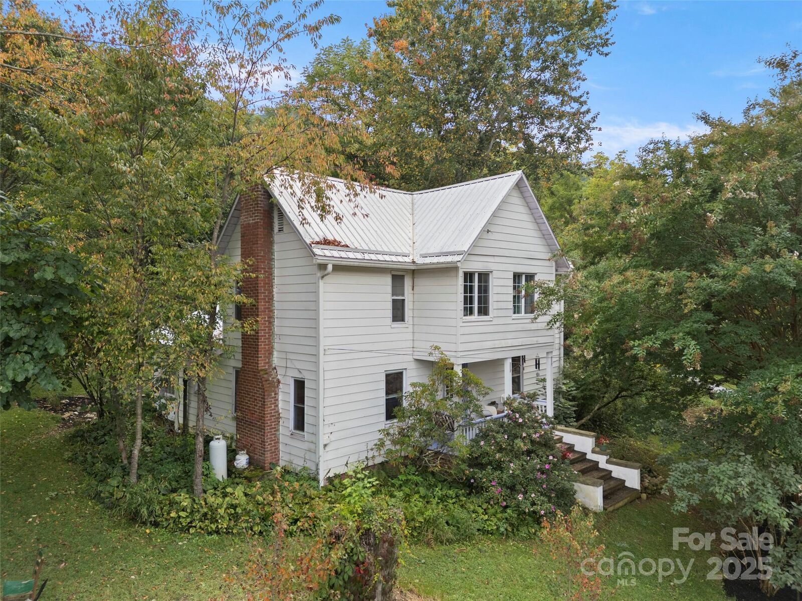Property Photo:  27 Barkn Cove  NC 28716 