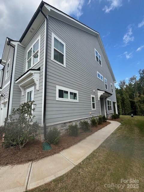 Property Photo:  9420 Munsing Drive  NC 28269 