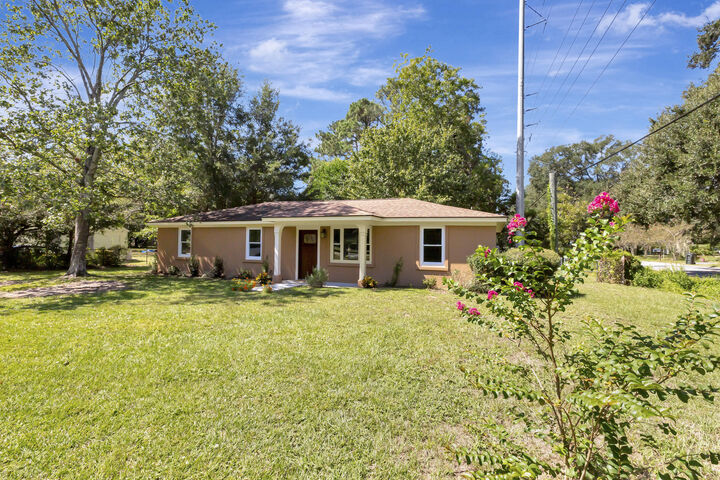 Property Photo:  1249 Stone Post Road  SC 29412 