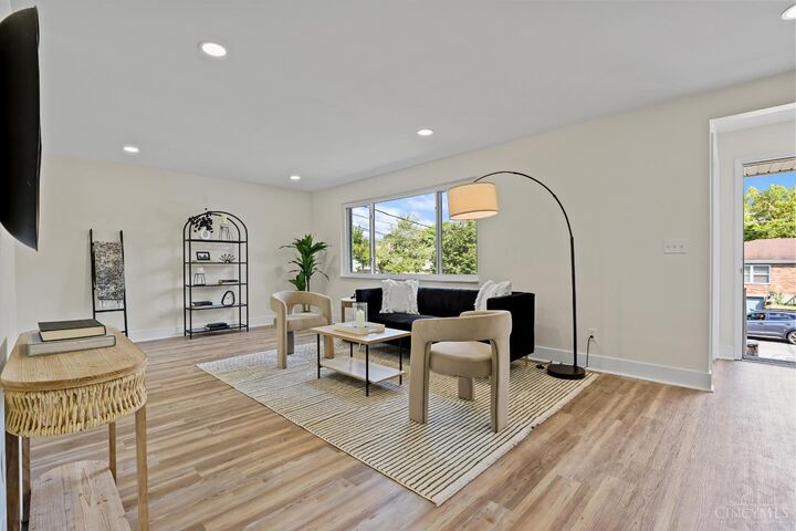Property Photo:  7901 Glenorchard Drive  OH 45237 