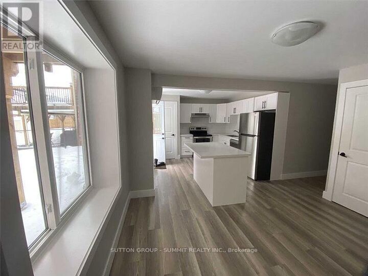 Property Photo:  200 Ardagh Road Lower  ON L4N 3V6 