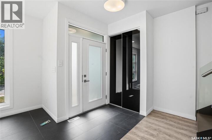 Property Photo:  1105 7th Street E  SK S7H 0Y9 