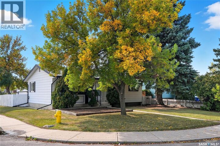 Property Photo:  3803 Miyo-Wâhkôhtowin Road  SK S7L 5T1 