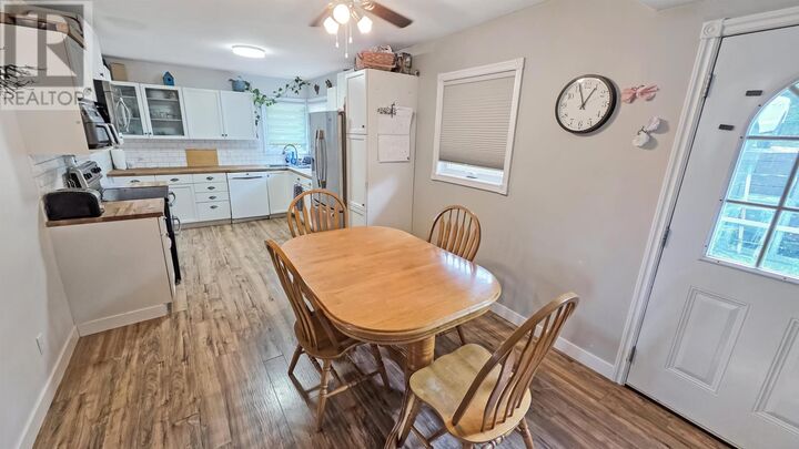 Property Photo:  912 Ninth St N  ON P9N 2T2 