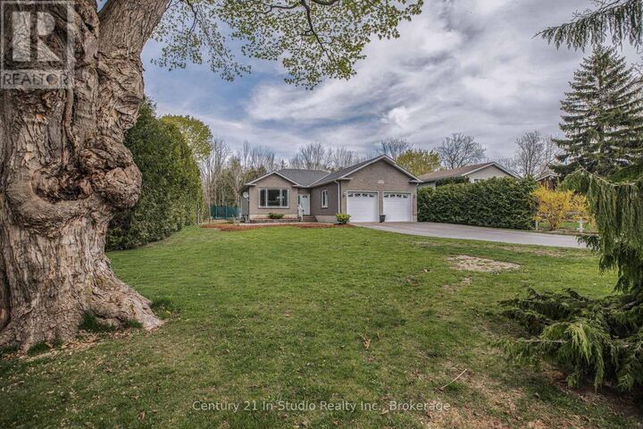 Property Photo: 406 Alice Street ON N0H 2L0