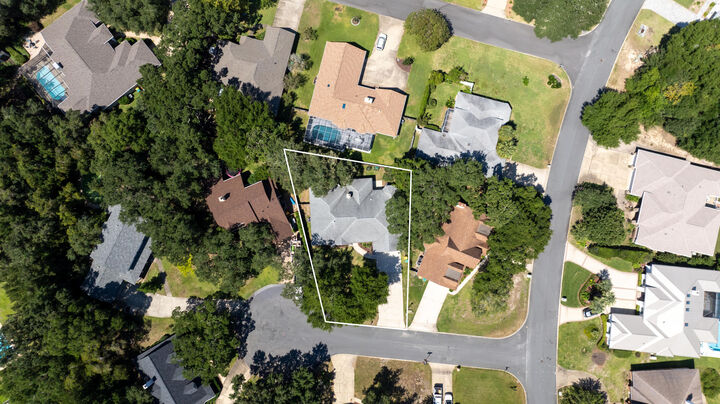 Property Photo: 2809 Lee Trevino Court FL 32579