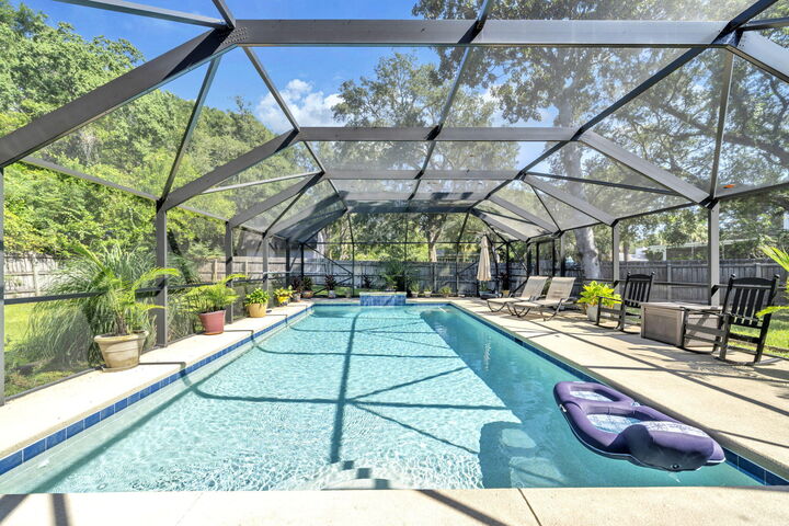 Property Photo:  15 Elkwood Court  FL 32579 