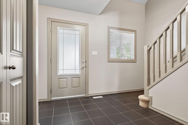 Photo de la propriété: 955 Valour Way NW AB T5E 6P2