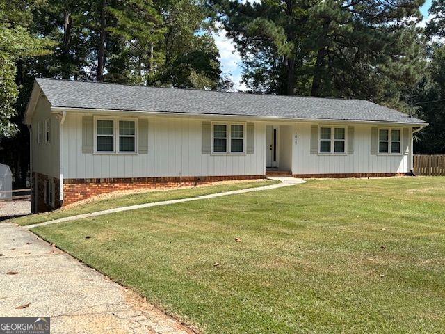 Property Photo:  1015 Castlewood Drive  GA 30189 