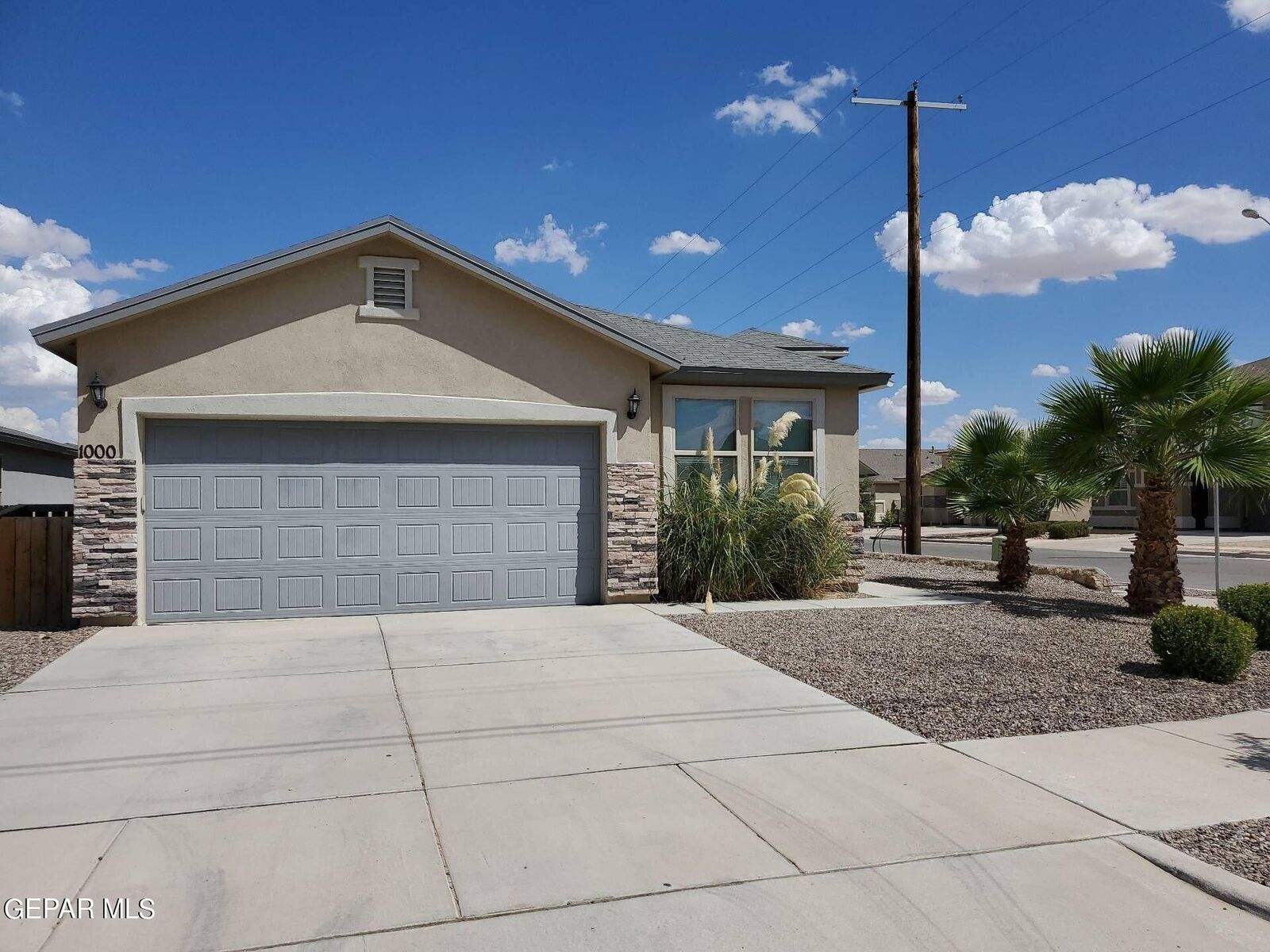 Property Photo:  1000 Aircoupe Way  TX 79928 