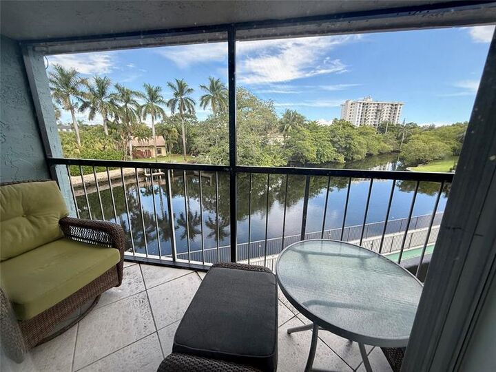 Property Photo:  1752 NW 3rd Ter 318C  FL 33311 