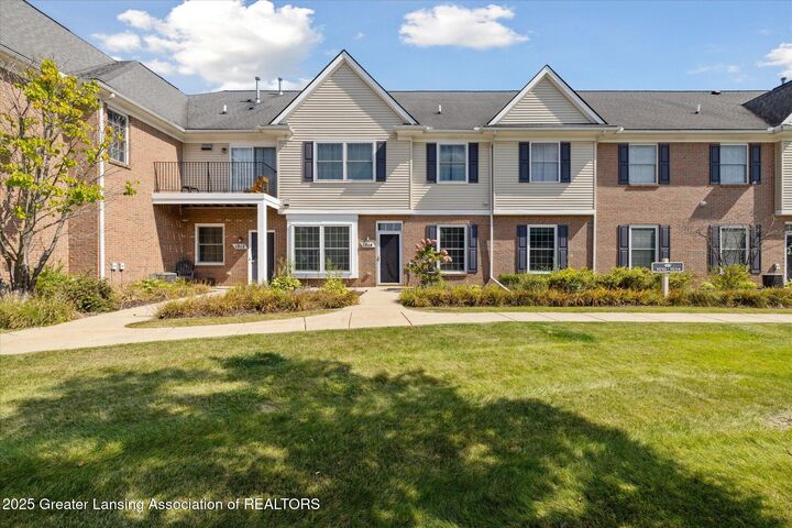 Property Photo: 1014 Shiawassee Circle MI 48843