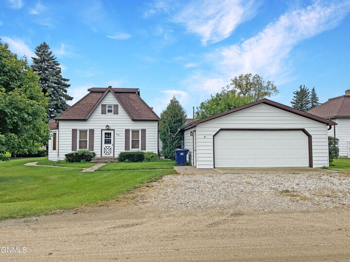 Property Photo: 125 Platt Avenue NE ND 58486