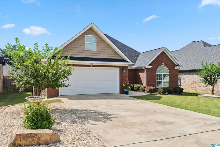 Property Photo:  199 Alexandra Drive  AL 36203 