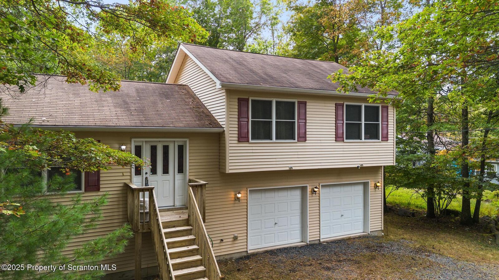 Property Photo:  4806 Glacier Drive  PA 18302 