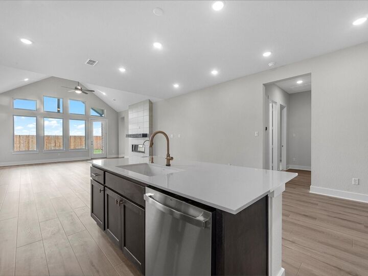 Property Photo:  7931 Treetop View Drive  TX 77441 