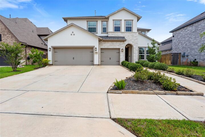 Property Photo:  9923 Golden Woods Drive  TX 77459 