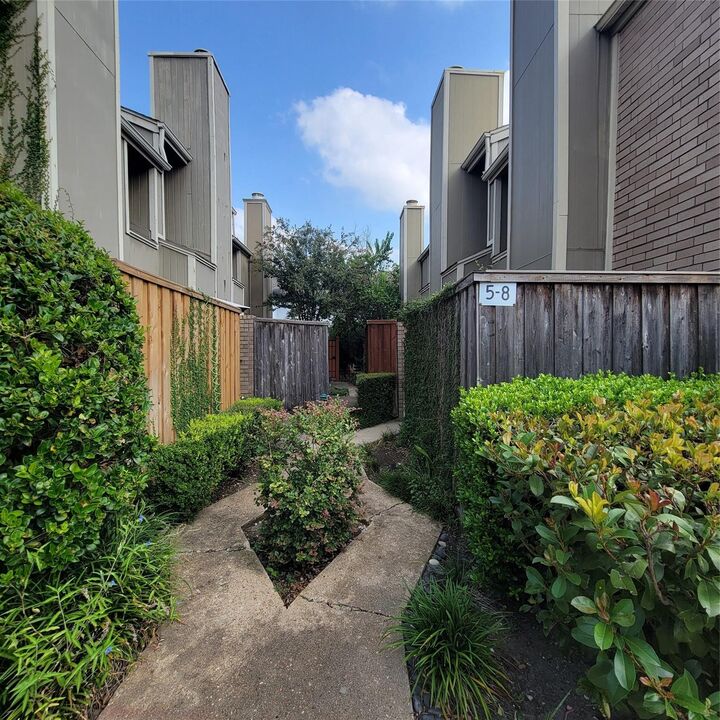 Property Photo:  1920 Augusta Drive 8  TX 77057 