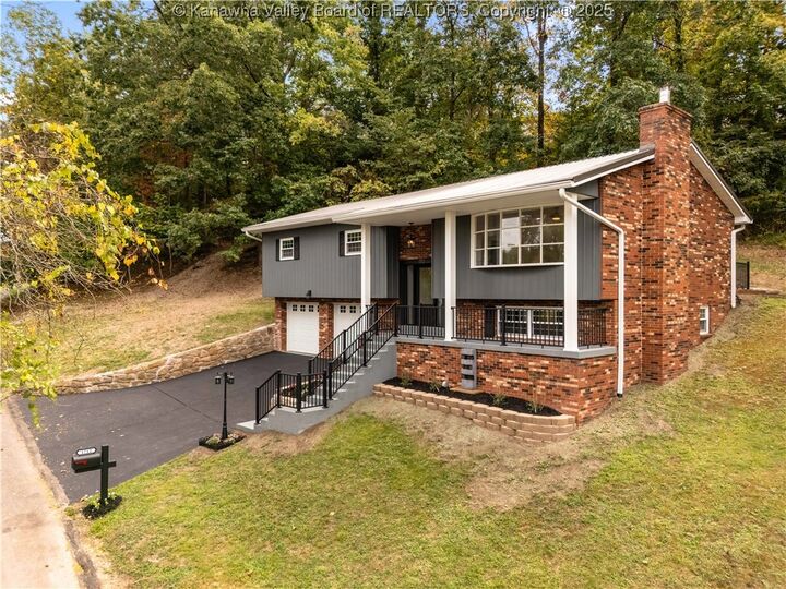 Property Photo:  1712 Shadybrook Road  WV 25314 
