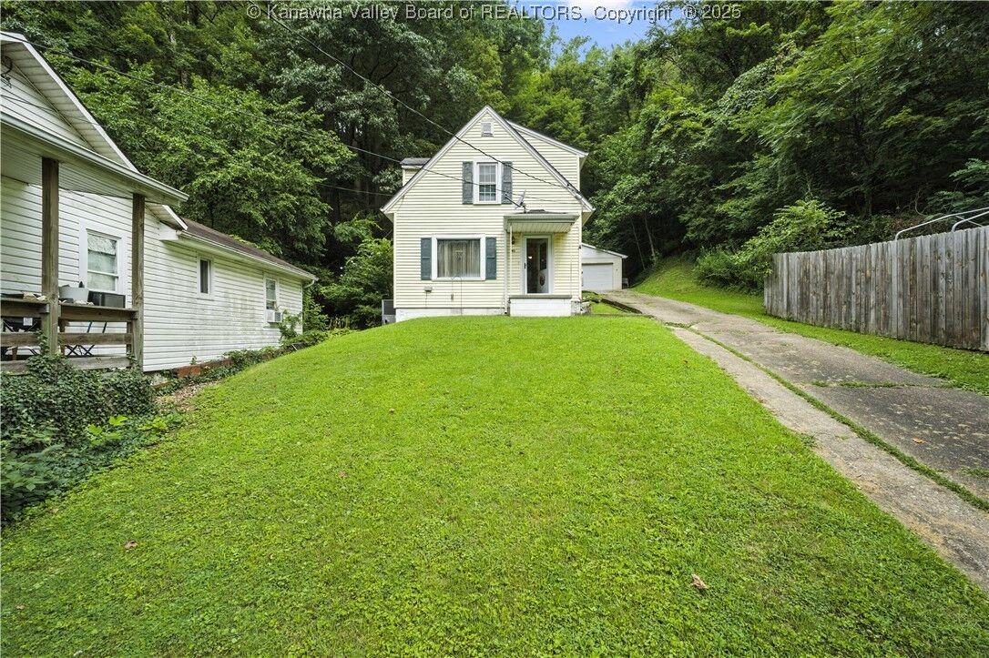 Property Photo:  743 Greenbrier Street  WV 25311 