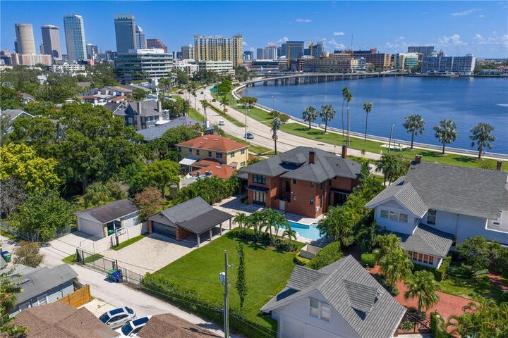 Property Photo: 815 Bayshore Boulevard FL 33606