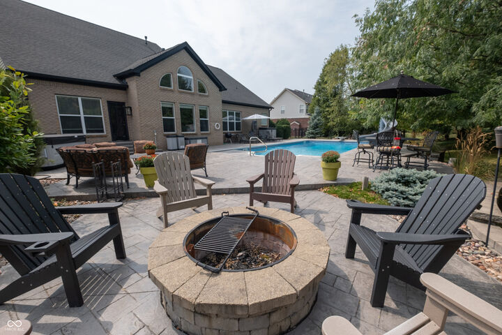 Property Photo: 660 Richland Way IN 46074