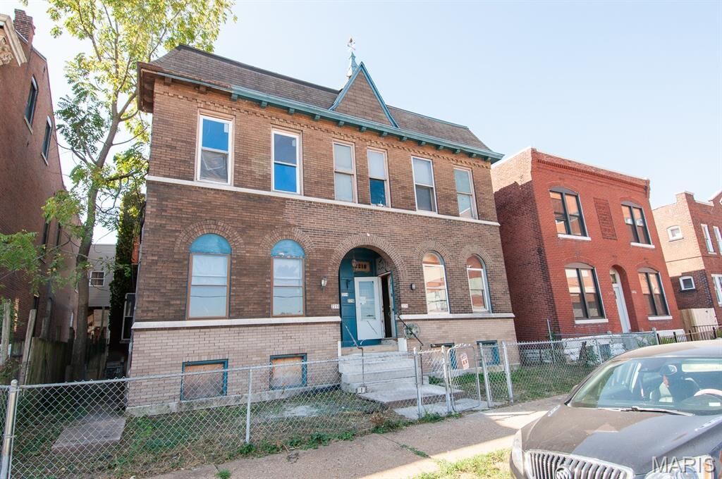 Property Photo:  2214 Miami Street  MO 63118 