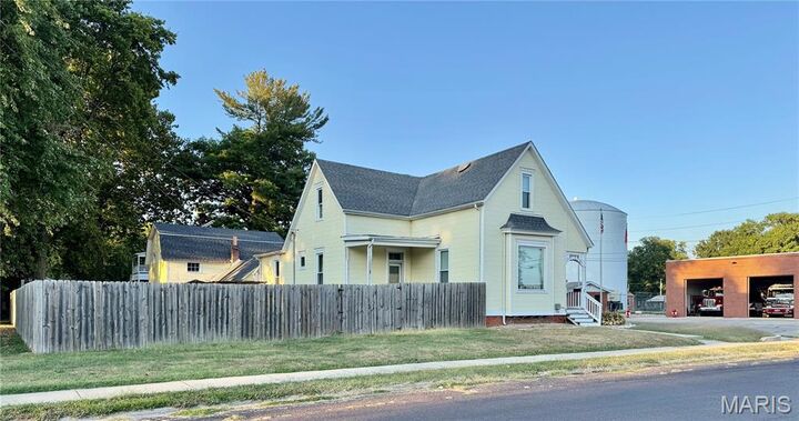 Property Photo:  3 W Patterson Street  IL 62258 