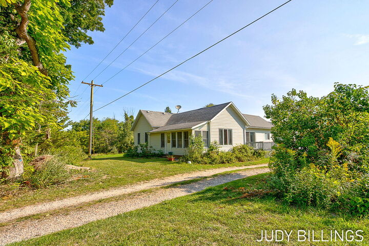 1317 68th Street  South Haven MI 49090 photo