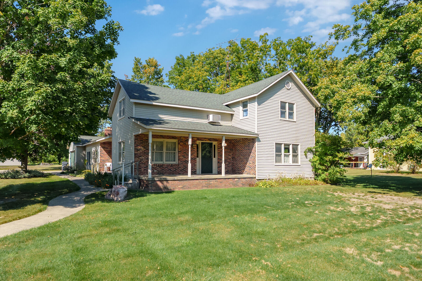 Property Photo: 508 N Van Buren Street MI 49026