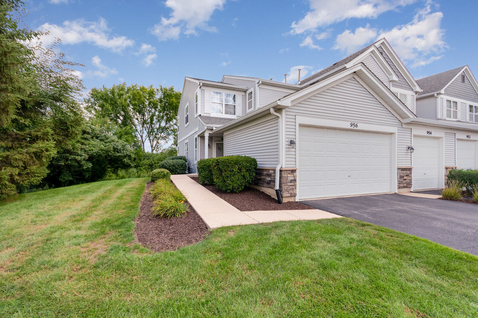 Property Photo: 954 Genesee Drive 954 IL 60563