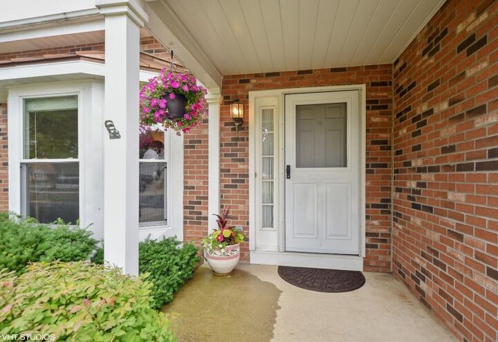 Property Photo: 1384 Marble Hill Drive IL 60047