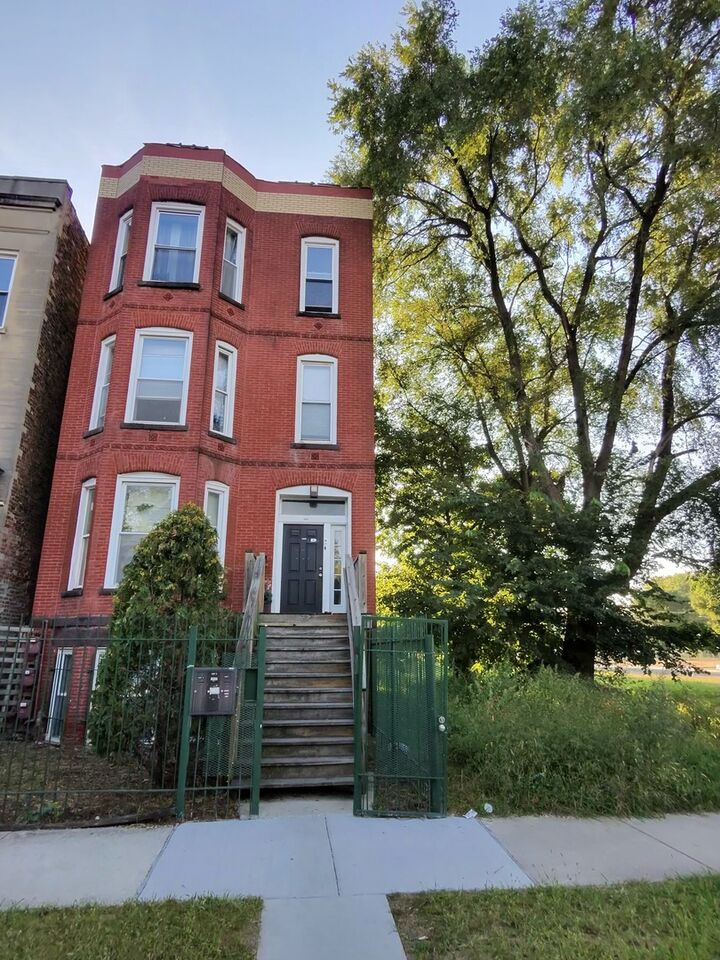 6008 S Wabash Avenue  Chicago IL 60637 photo
