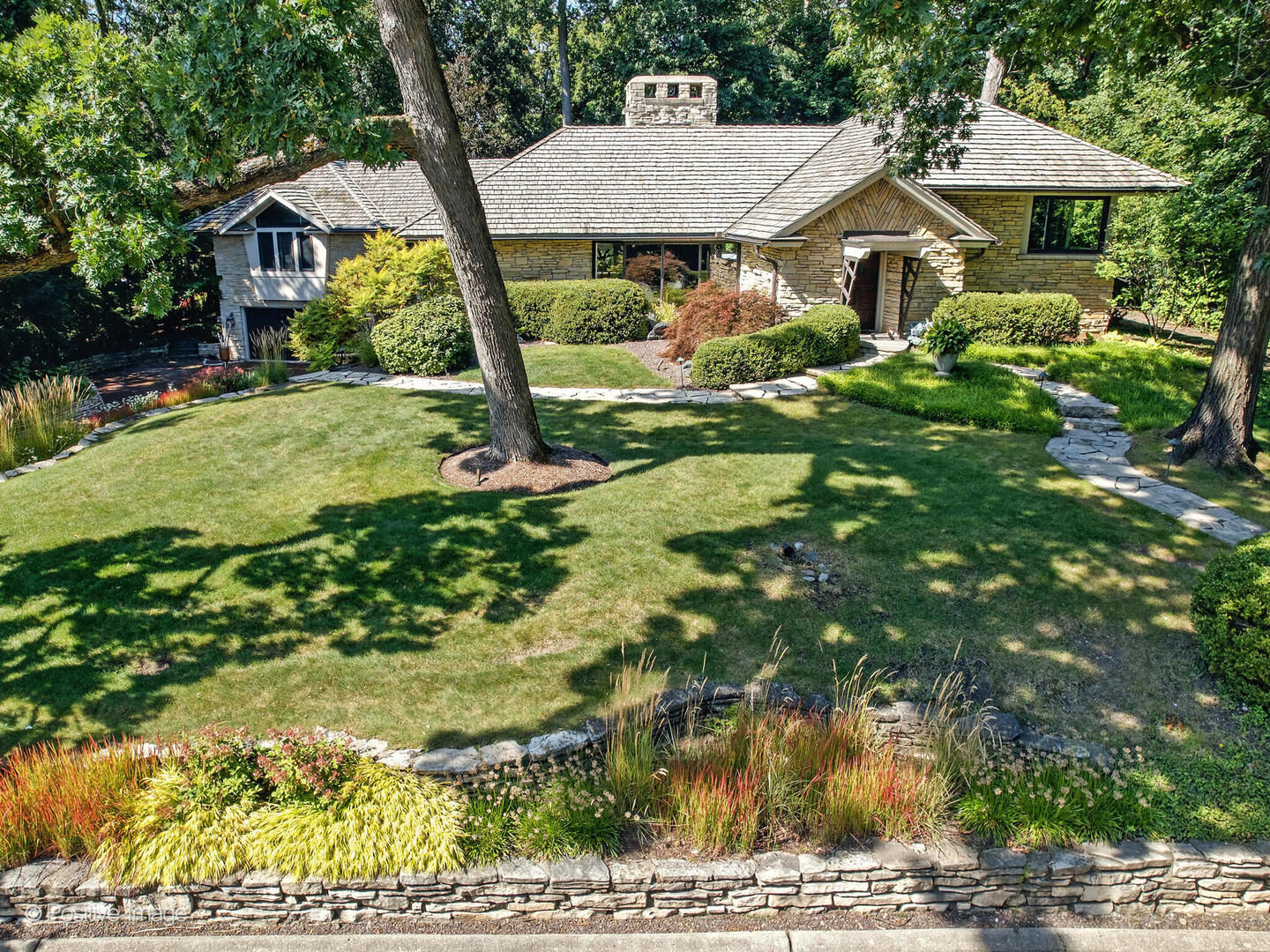 Property Photo: 820 N Washington Street IL 60521