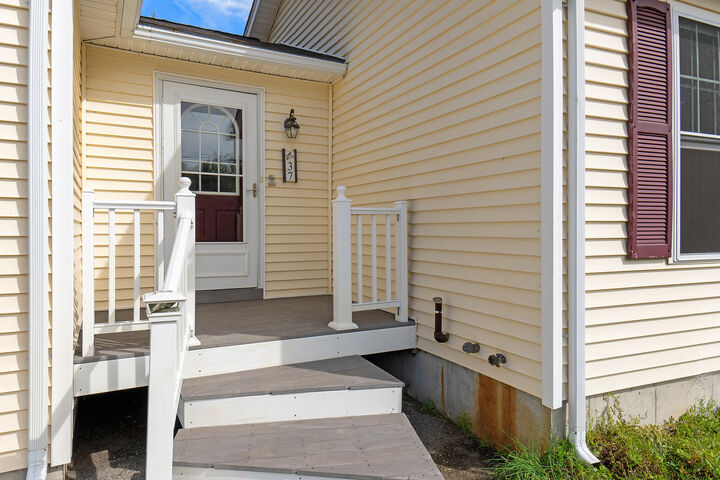 Property Photo:  37 Birch Lane  ME 04280 