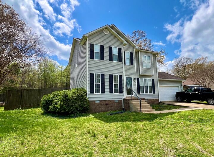 Property Photo:  104 E Laurel Dr  TN 38464 