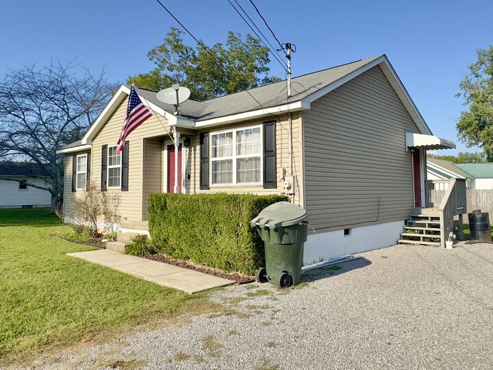 Property Photo:  408 Peachtree St  TN 37388